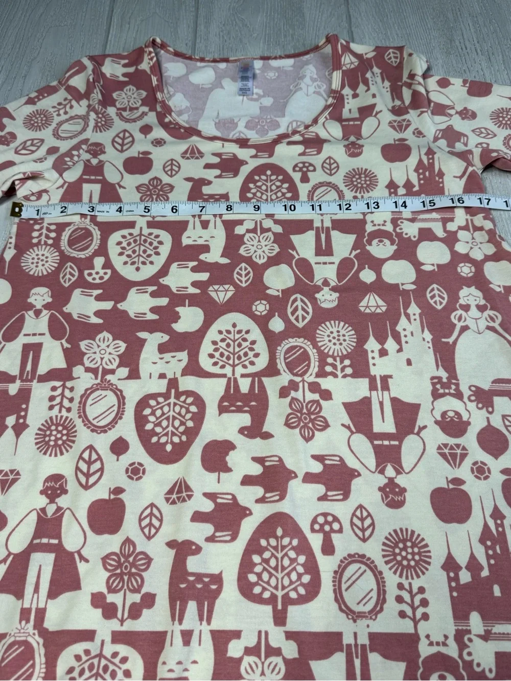 NWT DISNEY Snow White theme tunic top